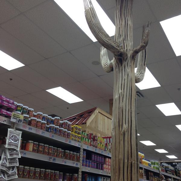 Photo taken at Trader Joe's by Elena S. on 4/26/2013-亚利桑那州凤凰城钱德勒大道4025 Photo taken at Trader Joe's by Elena S. on 4/26/2013