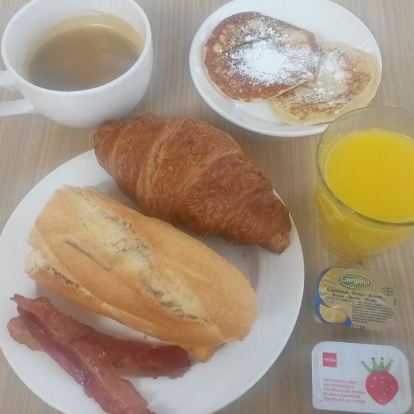 Photo taken at HEMA by Tokyo D. on 3/24/2015