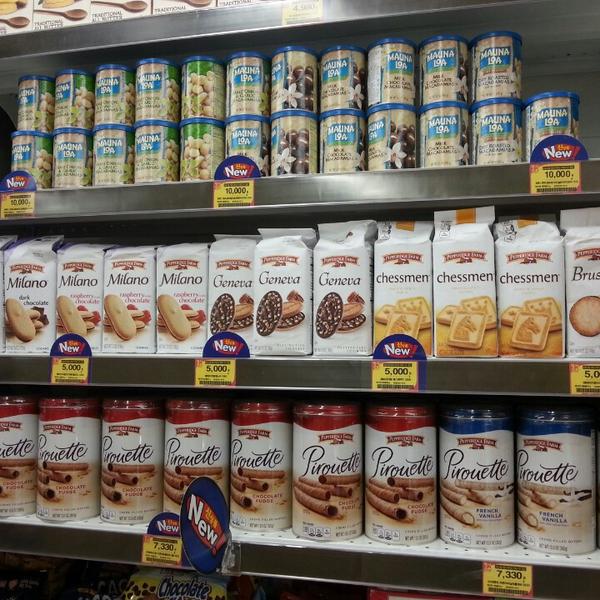 Photo taken at 홈플러스 / Home Plus by Younghye J. on 1/15/2014