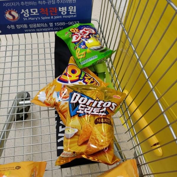 Photo taken at 홈플러스 / Home Plus by Jaison P. on 11/30/2013