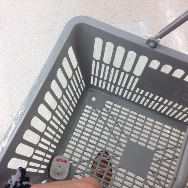 Photo taken at 홈플러스 / Home Plus by Branden L. on 10/17/2013-京畿道水原市长安区81 Photo taken at 홈플러스 / Home Plus by Branden L. on 10/17/2013