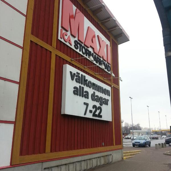 Photo taken at ICA Maxi Stormarknad by Benkt B. on 1/1/2014