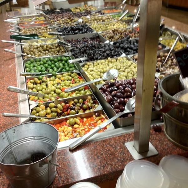 Photo taken at Whole Foods Market by Greg Fellin on 7/14/2012-华盛顿州贝尔维尤第116号大街888号 Photo taken at Whole Foods Market by Greg Fellin on 7/14/2012