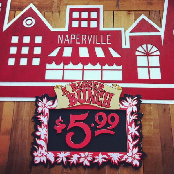 Photo taken at Trader Joe's by John D. on 5/8/2013-美国伊利诺斯州内珀维尔华盛顿街44 Photo taken at Trader Joe's by John D. on 5/8/2013