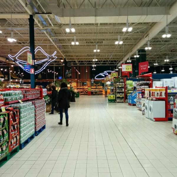 Photo taken at Eroski by Oscar Raul S. on 3/14/2014