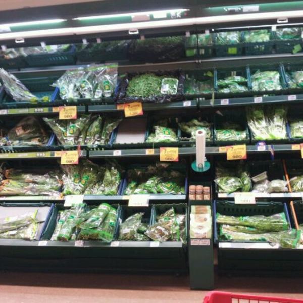 Photo taken at 홈플러스 (Home Plus) by Krizel G. on 3/10/2012-京畿道水原市灵通区1576 Photo taken at 홈플러스 (Home Plus) by Krizel G. on 3/10/2012