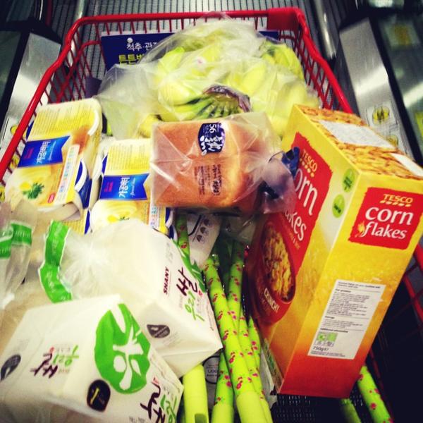 Photo taken at 홈플러스 (Home Plus) by J.C on 7/23/2013-京畿道水原市灵通区1576 Photo taken at 홈플러스 (Home Plus) by J.C on 7/23/2013