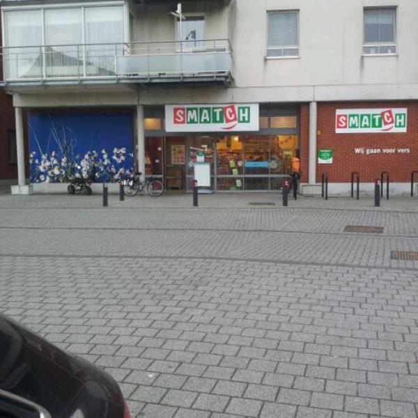 Photo taken at Smatch by Francis D. on 3/4/2012