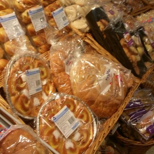 Photo taken at Albert Heijn by Ruud J. on 12/21/2013