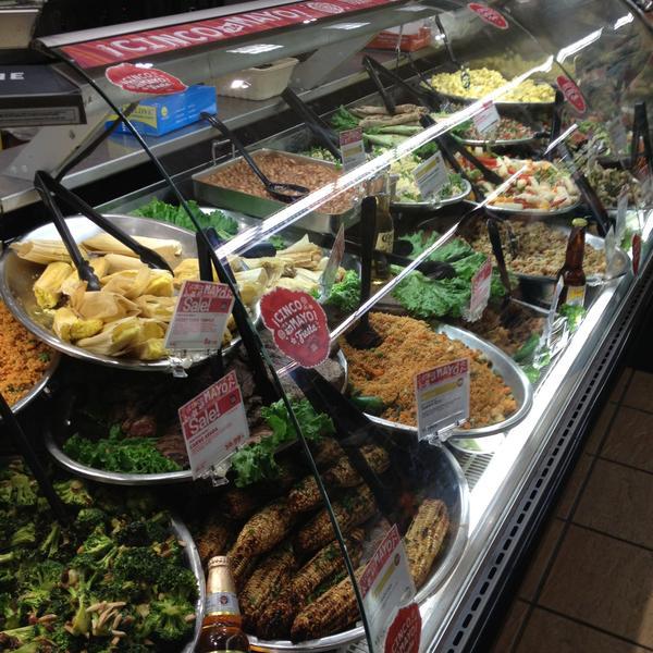 Photo taken at Whole Foods Market by Sal L. on 5/5/2013-美国加利福尼亚州格伦代尔格伦代尔大道北331 Photo taken at Whole Foods Market by Sal L. on 5/5/2013