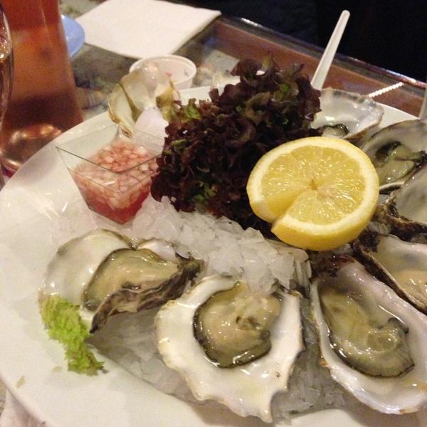 Photo taken at Simonis aan de Haven by Vladislav L. on 5/2/2013-荷兰南荷兰省斯赫弗宁恩鱼拍卖路20 Photo taken at Simonis aan de Haven by Vladislav L. on 5/2/2013