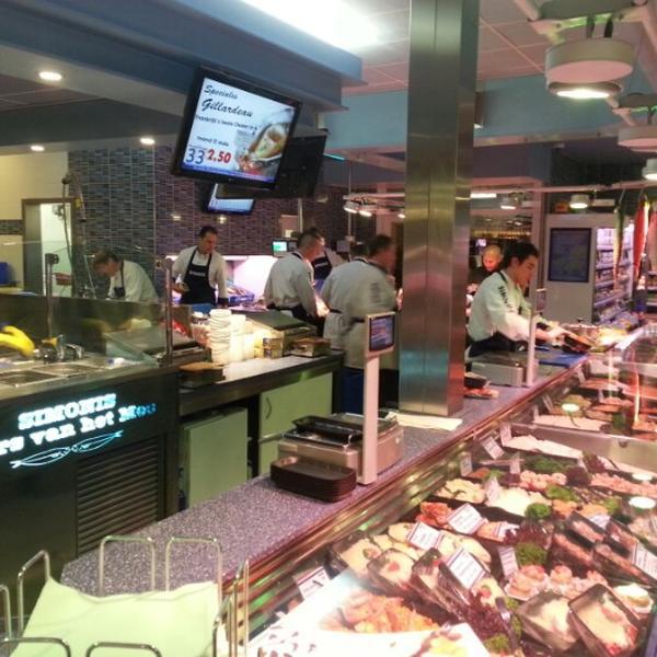 Photo taken at Simonis aan de Haven by Valentin E. on 11/3/2012-荷兰南荷兰省斯赫弗宁恩鱼拍卖路20 Photo taken at Simonis aan de Haven by Valentin E. on 11/3/2012