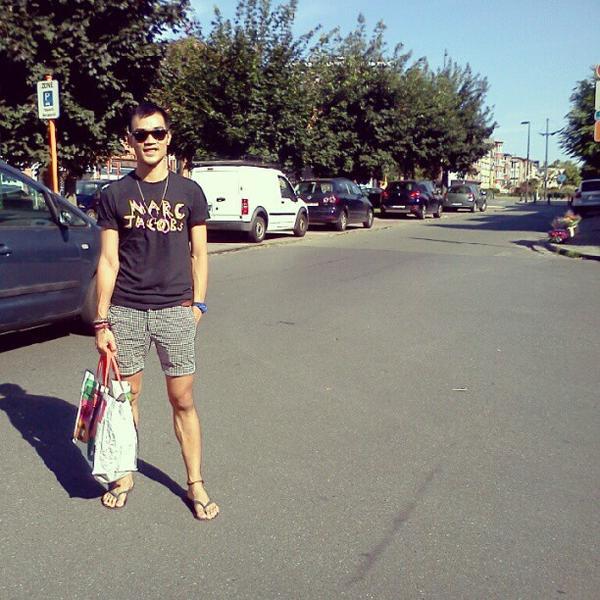 Photo taken at Proxy Delhaize by Trung D. on 8/18/2012
