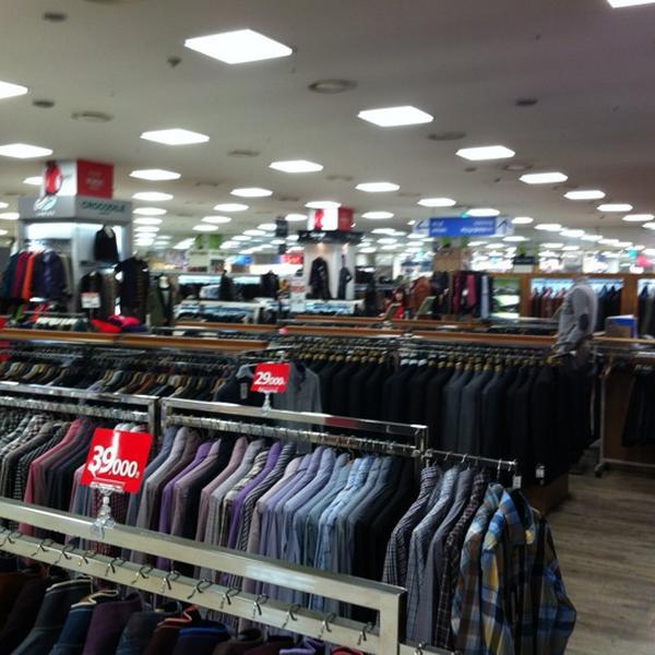 Photo taken at 홈플러스 (Home plus) by JK on 10/22/2012