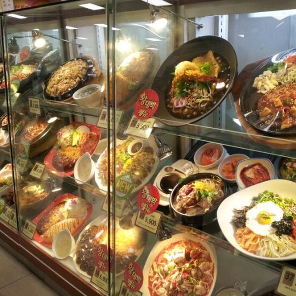 Photo taken at 홈플러스 (Home plus) by YK 4inR on 11/3/2012