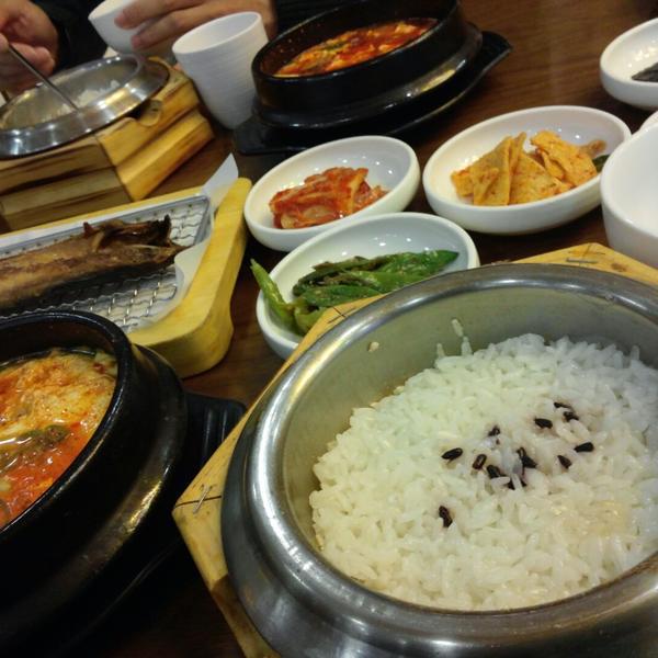 Photo taken at 홈플러스 (Home plus) by 곰손아즈메 on 11/17/2014