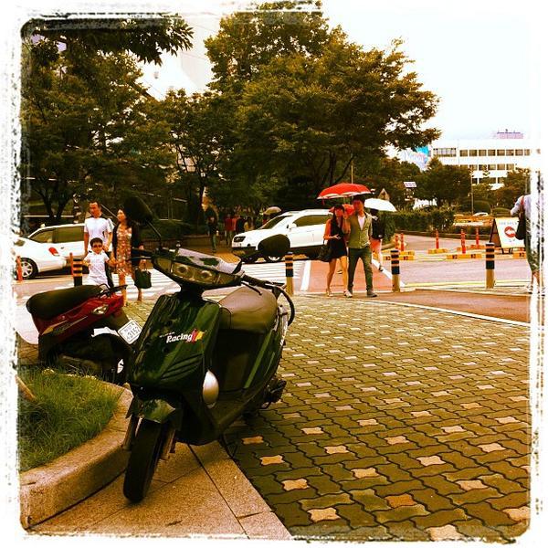 Photo taken at 롯데마트 (LOTTE Mart) by Bradycardia W. on 9/9/2012