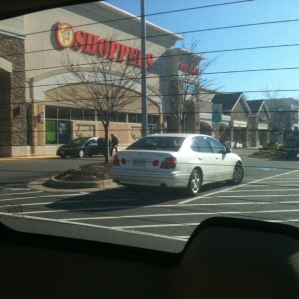 Photo taken at Shoppers Food Warehouse by Morgan J. on 11/24/2011-加拿大弗吉尼亚州邓弗里斯福耳图那中心4174 Photo taken at Shoppers Food Warehouse by Morgan J. on 11/24/2011