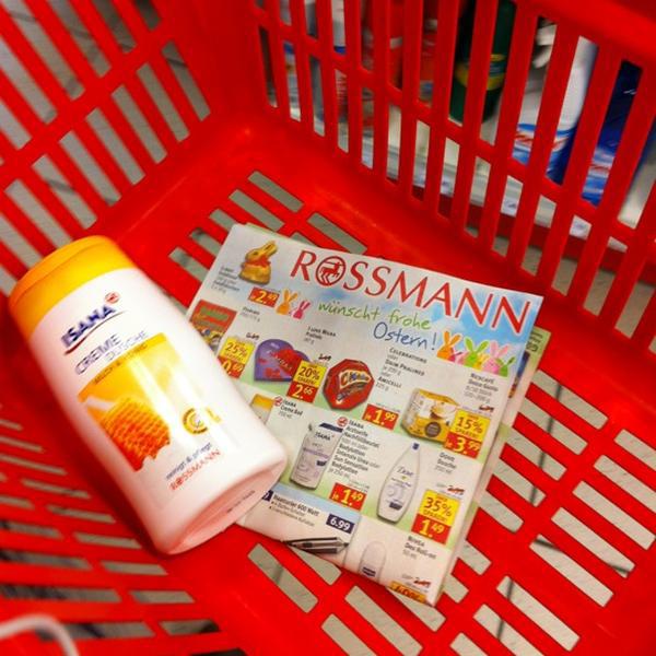 Photo taken at Rossmann by 垓時 武. on 4/3/2012