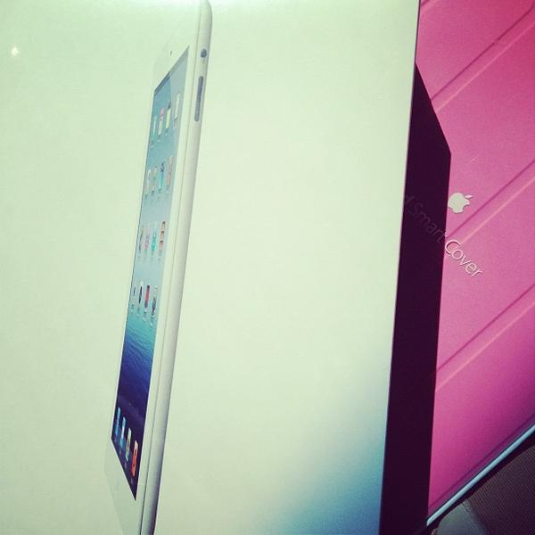 Photo taken at 롯데마트 (LOTTE Mart) by Jung In C. on 7/28/2012