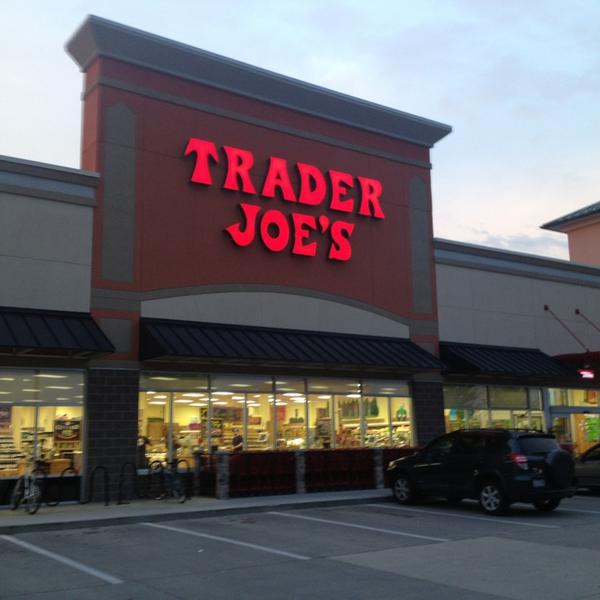 自动冲咖啡机Trader Joe's乔氏连锁得梅因店图片库 自动冲咖啡机Trader Joe's乔氏连锁得梅因店图片库