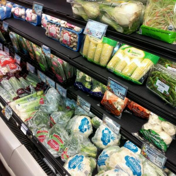 Photo taken at Trader Joe's by Jason B. on 4/14/2012-爱荷华州西得梅因米尔斯公民路6305 Photo taken at Trader Joe's by Jason B. on 4/14/2012