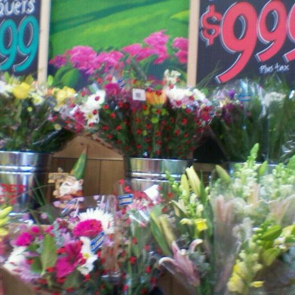 Photo taken at Trader Joe's by Maggie M. on 2/28/2012-爱荷华州西得梅因米尔斯公民路6305 Photo taken at Trader Joe's by Maggie M. on 2/28/2012