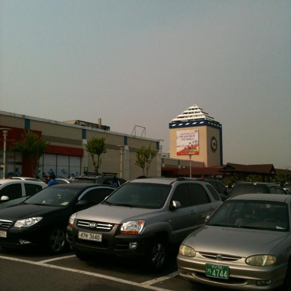 Photo taken at 홈플러스 (Home plus) by Seongho L. on 5/28/2012-全罗南道光阳市中区1811 Photo taken at 홈플러스 (Home plus) by Seongho L. on 5/28/2012