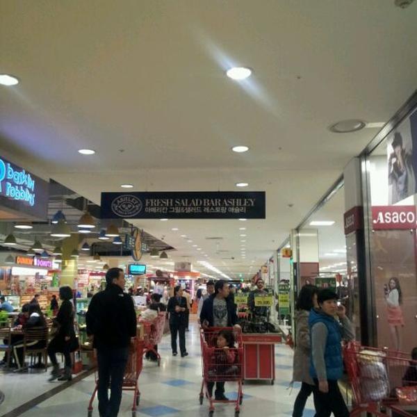 Photo taken at 홈플러스 (Home plus) by Seong-ou K. on 3/10/2012-全罗南道光阳市中区1811 Photo taken at 홈플러스 (Home plus) by Seong-ou K. on 3/10/2012