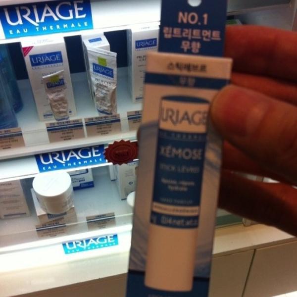 Photo taken at 올리브영 (OLIVE YOUNG) by philomenus k. on 1/24/2013