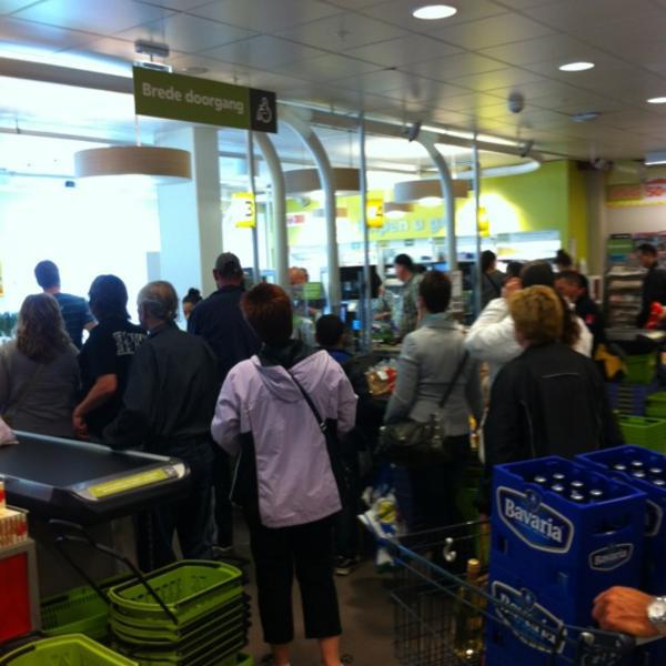 Photo taken at PLUS by Hayron D. on 7/8/2012