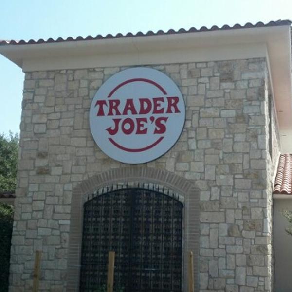 Photo taken at Trader Joe's by David D. on 9/23/2012-美国得克萨斯州沃思堡石头街大道2701 Photo taken at Trader Joe's by David D. on 9/23/2012