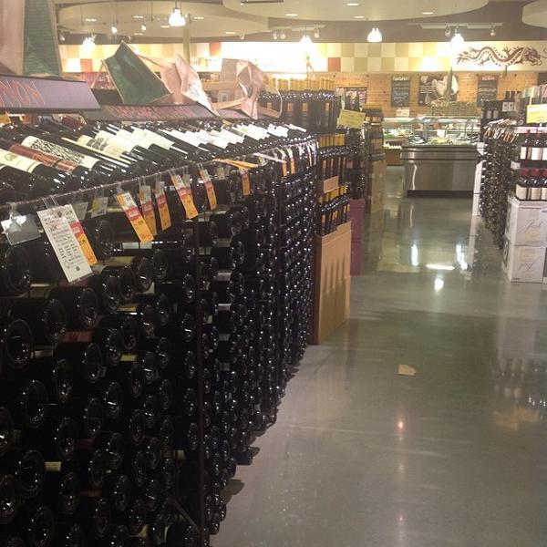 Photo taken at Whole Foods Market by DelVinson on 3/9/2013-佐治亚州亚特兰大市百步码头路西北(在安德鲁斯西北)77 Photo taken at Whole Foods Market by DelVinson on 3/9/2013