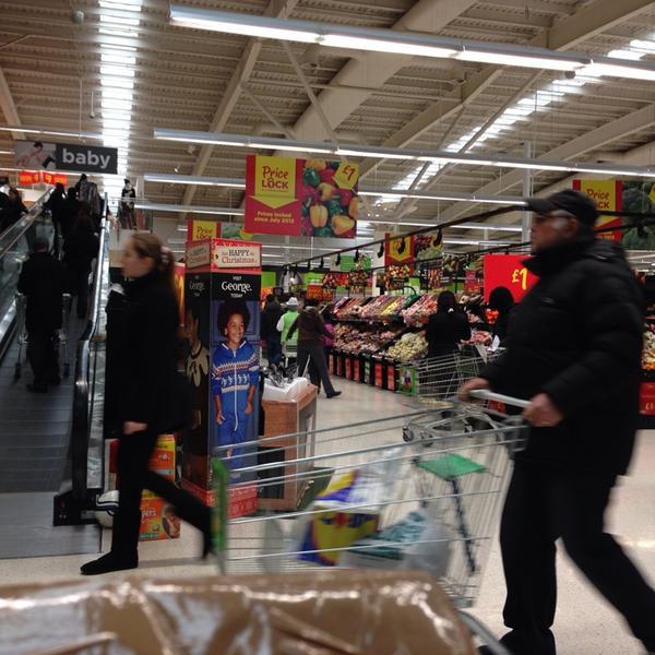 Photo taken at ASDA by Laci K. on 11/16/2013-英国伦敦四十小巷 Photo taken at ASDA by Laci K. on 11/16/2013