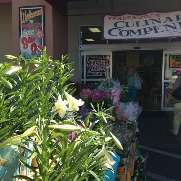 Photo taken at Trader Joe's by Belinda T. on 3/31/2013-内华达州拉斯维加斯华盛顿大道7575号 Photo taken at Trader Joe's by Belinda T. on 3/31/2013