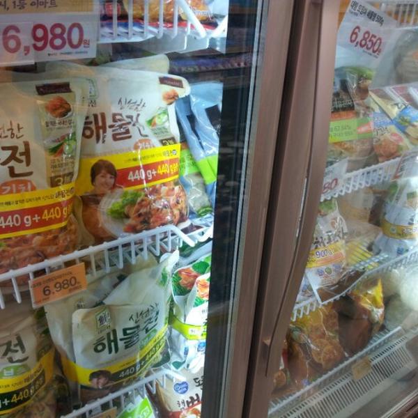 Photo taken at 이마트 (e-mart) by 정 호. on 9/23/2012-庆尚北道浦项市10易买得超市 Photo taken at 이마트 (e-mart) by 정 호. on 9/23/2012