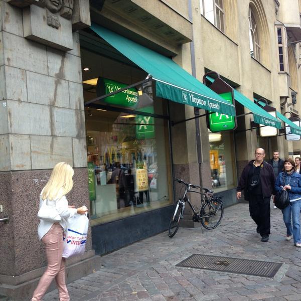 Photo taken at Yliopiston Apteekki by Александр К. on 8/31/2013