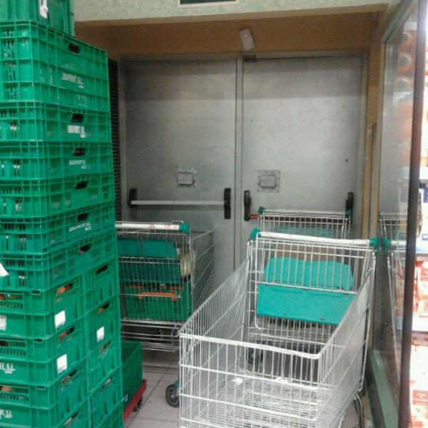 Photo taken at Mercadona by Rom :. on 6/11/2012