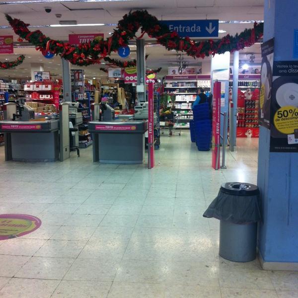 Photo taken at Caprabo by BAHITOSSA on 12/11/2013