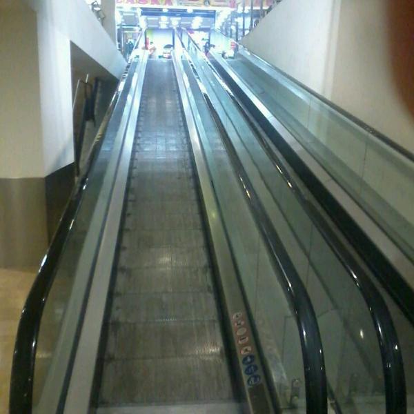 Photo taken at Mercadona Can Cuyas by ARAPAHOE 1. on 10/17/2013