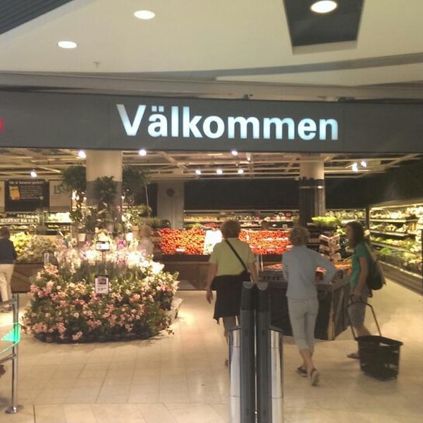 Photo taken at ICA Kvantum by Andreas Oontzmonster V. on 8/20/2013-瑞典斯德哥尔摩里耶霍姆斯路3号 Photo taken at ICA Kvantum by Andreas Oontzmonster V. on 8/20/2013