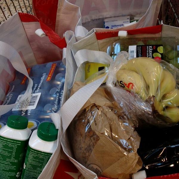 Photo taken at ICA Maxi by Benny M. on 10/21/2013