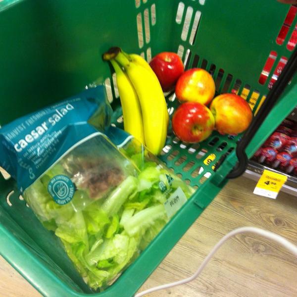Photo taken at Woolworths by Fernando B. on 6/16/2013-澳大利亚维多利亚州墨尔本普雷斯顿穆雷路334 Photo taken at Woolworths by Fernando B. on 6/16/2013
