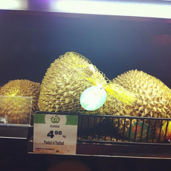 Photo taken at Woolworths by Kunrapat P. on 1/3/2013-澳大利亚维多利亚州墨尔本普雷斯顿穆雷路334 Photo taken at Woolworths by Kunrapat P. on 1/3/2013