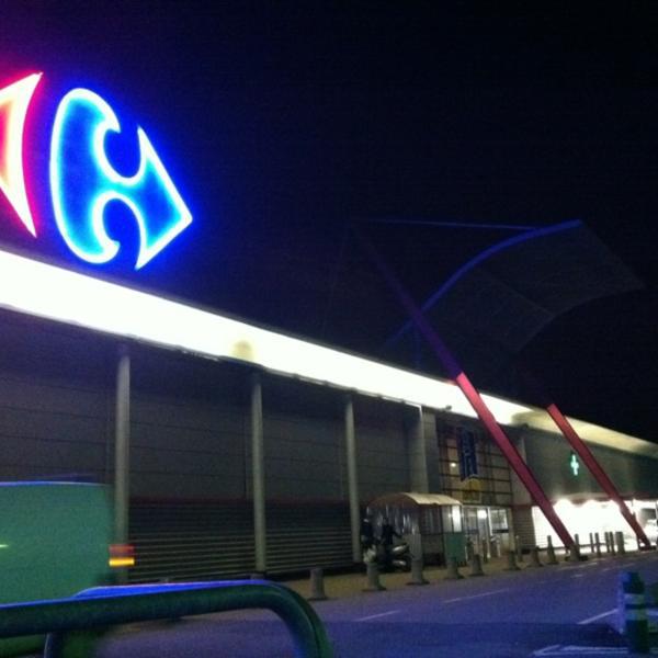 Photo taken at Carrefour by Marie K. on 3/12/2012-法国卢瓦尔埃卢维尔漫步广场14号 Photo taken at Carrefour by Marie K. on 3/12/2012