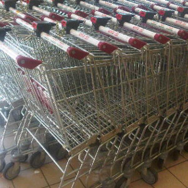 Photo taken at Dia by Juan J V. on 9/10/2011