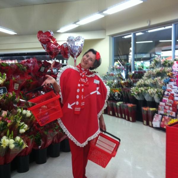 Photo taken at Coles by Adam M. on 2/13/2011-澳大利亚昆士兰州布里斯班新农场梅瑟路85 Photo taken at Coles by Adam M. on 2/13/2011