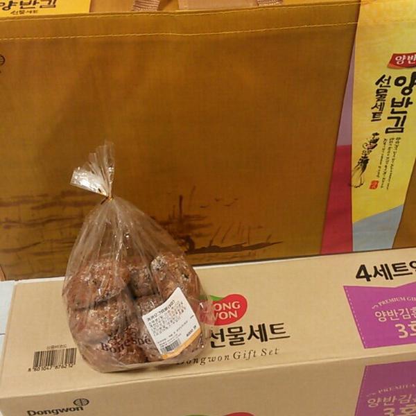 Photo taken at 롯데마트  / Lotte Mart by Woojin on 1/29/2014