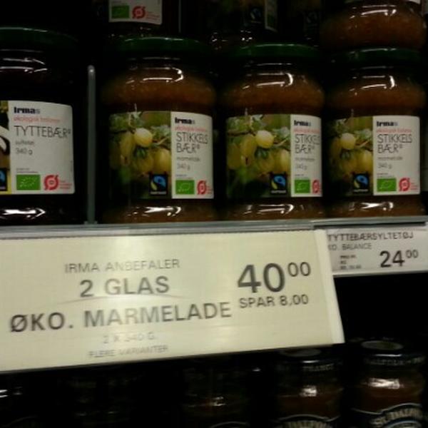 Irma Jernbane Allé图片库