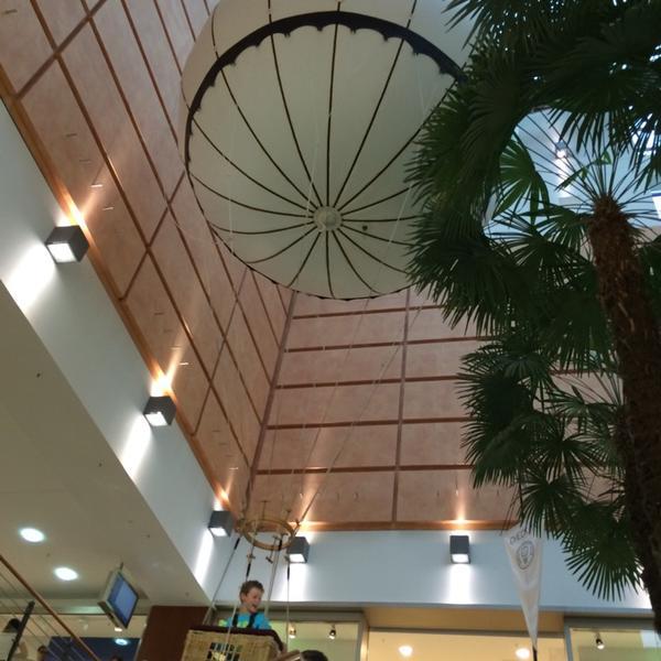 Photo taken at Donau-Einkaufszentrum (DEZ) by Holger S. on 9/12/2014